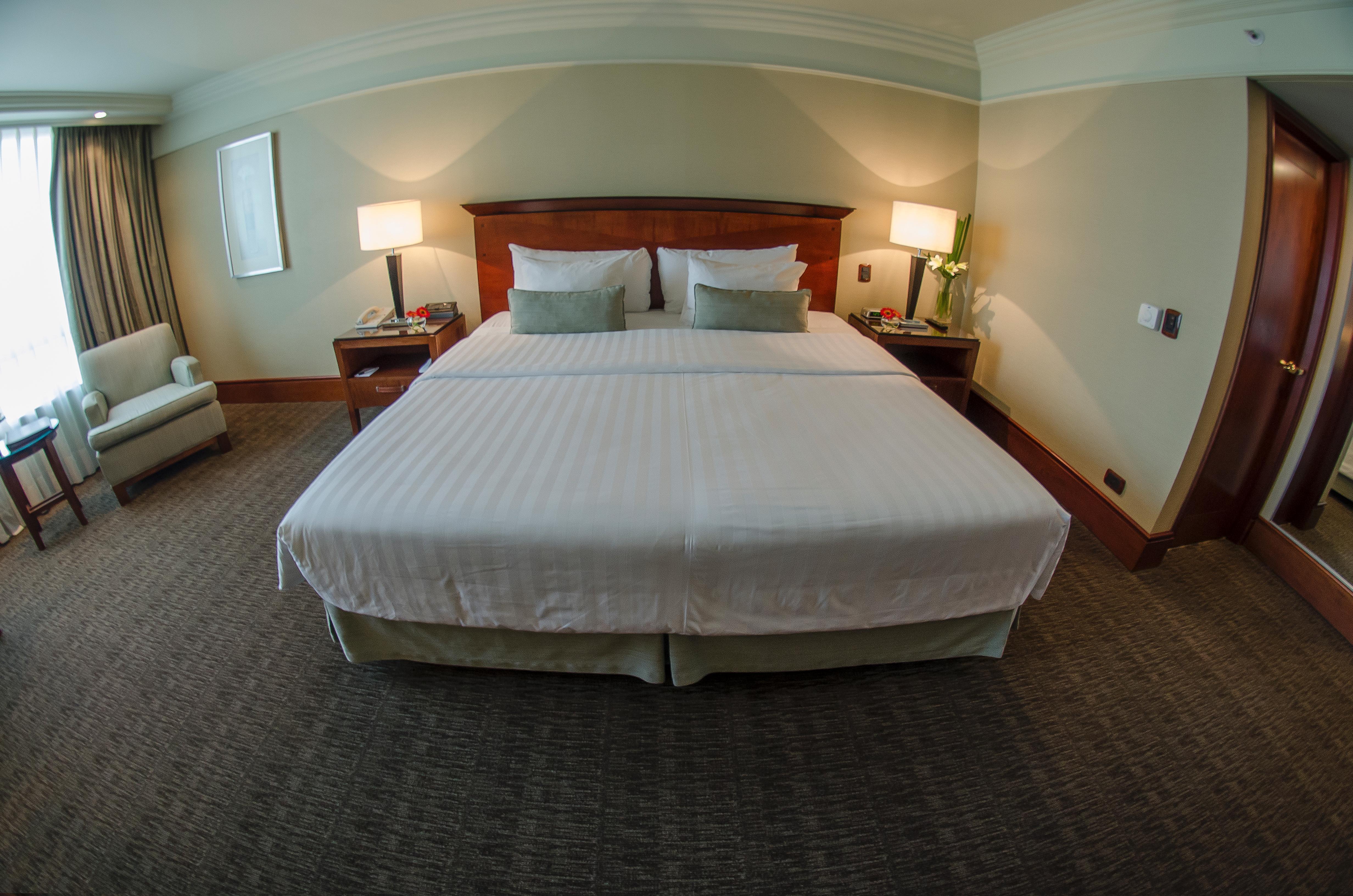 Regal Pacific Puerto Madero Hotel Buenos Aires Eksteriør billede A room at the hotel