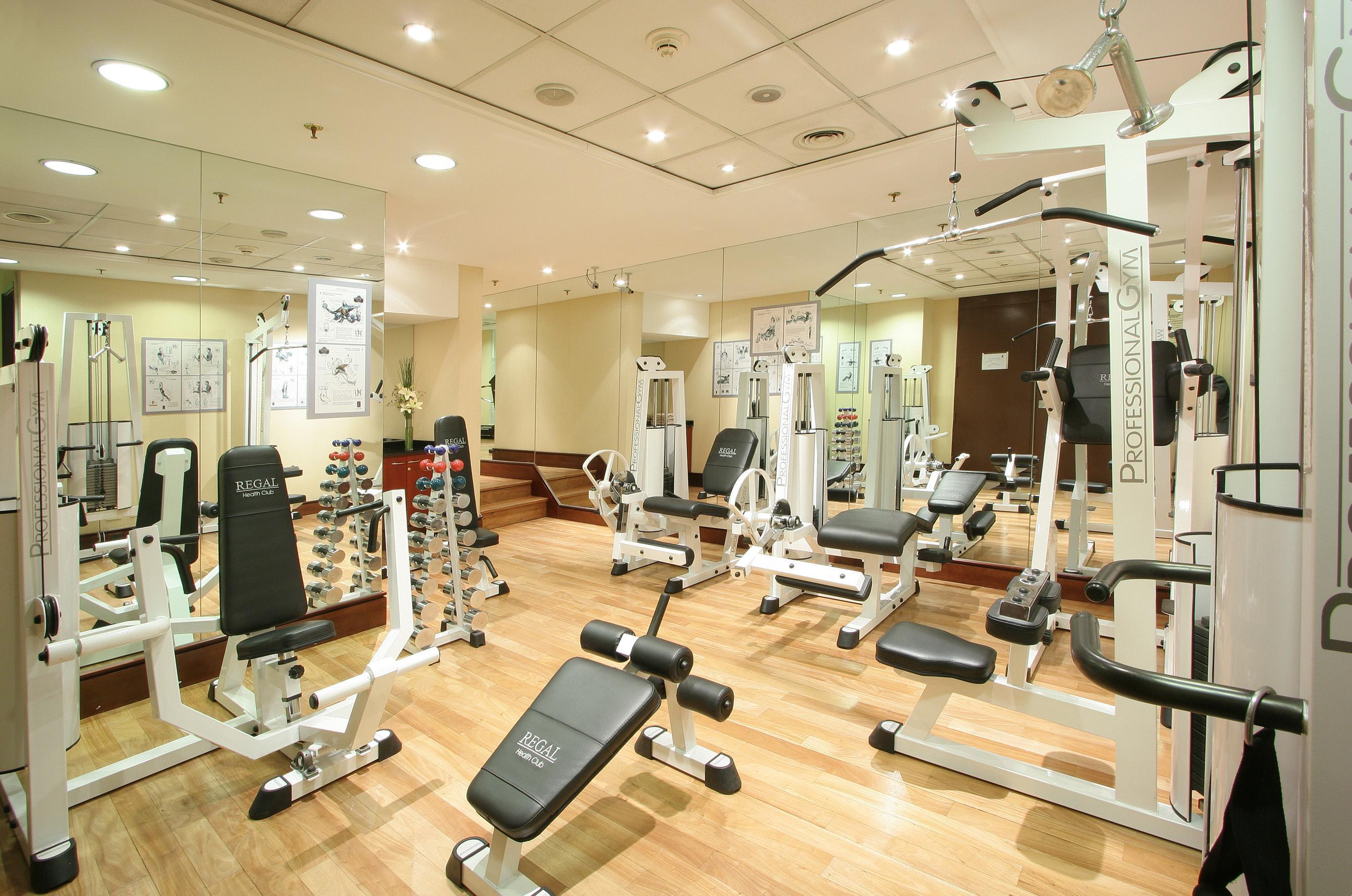 Regal Pacific Puerto Madero Hotel Buenos Aires Eksteriør billede A gym in a hotel
